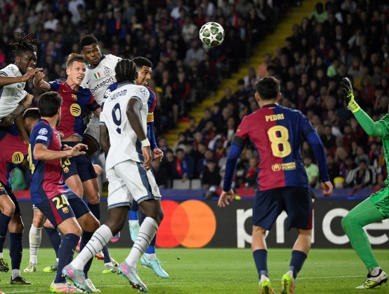 卡斯尔成马刺队史第三位在21岁以下得到30+10+5的球员